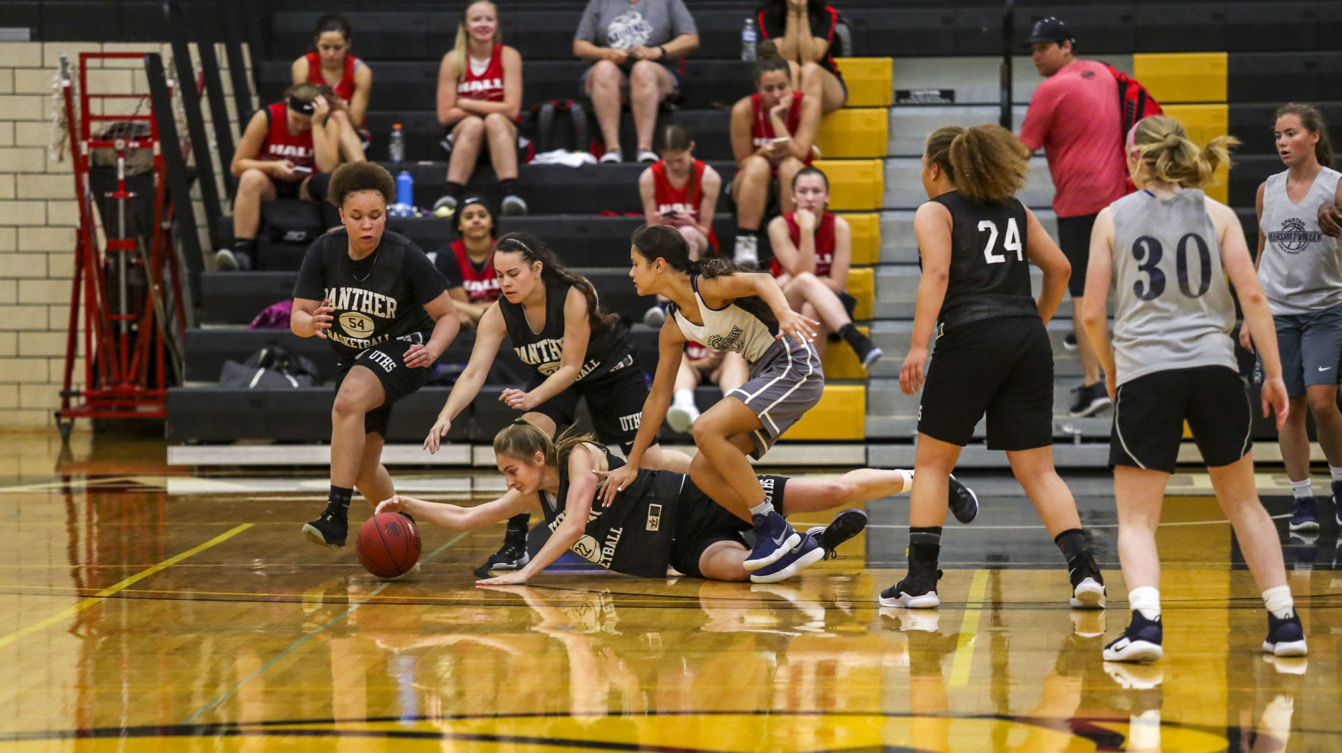 062819-mda-spt-girlshoops-004